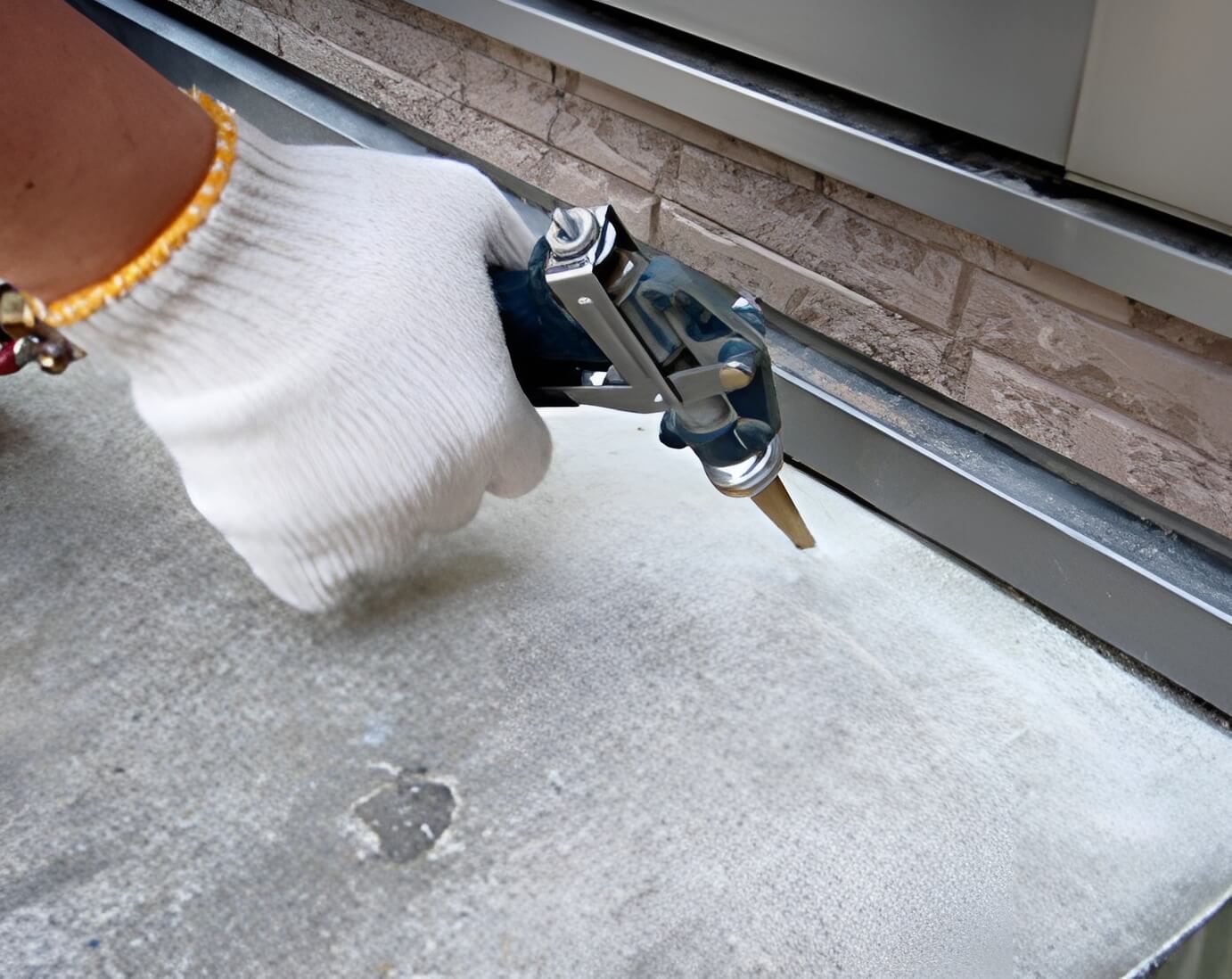 薬剤を注入して穴埋め(4)｜住ケン岐阜