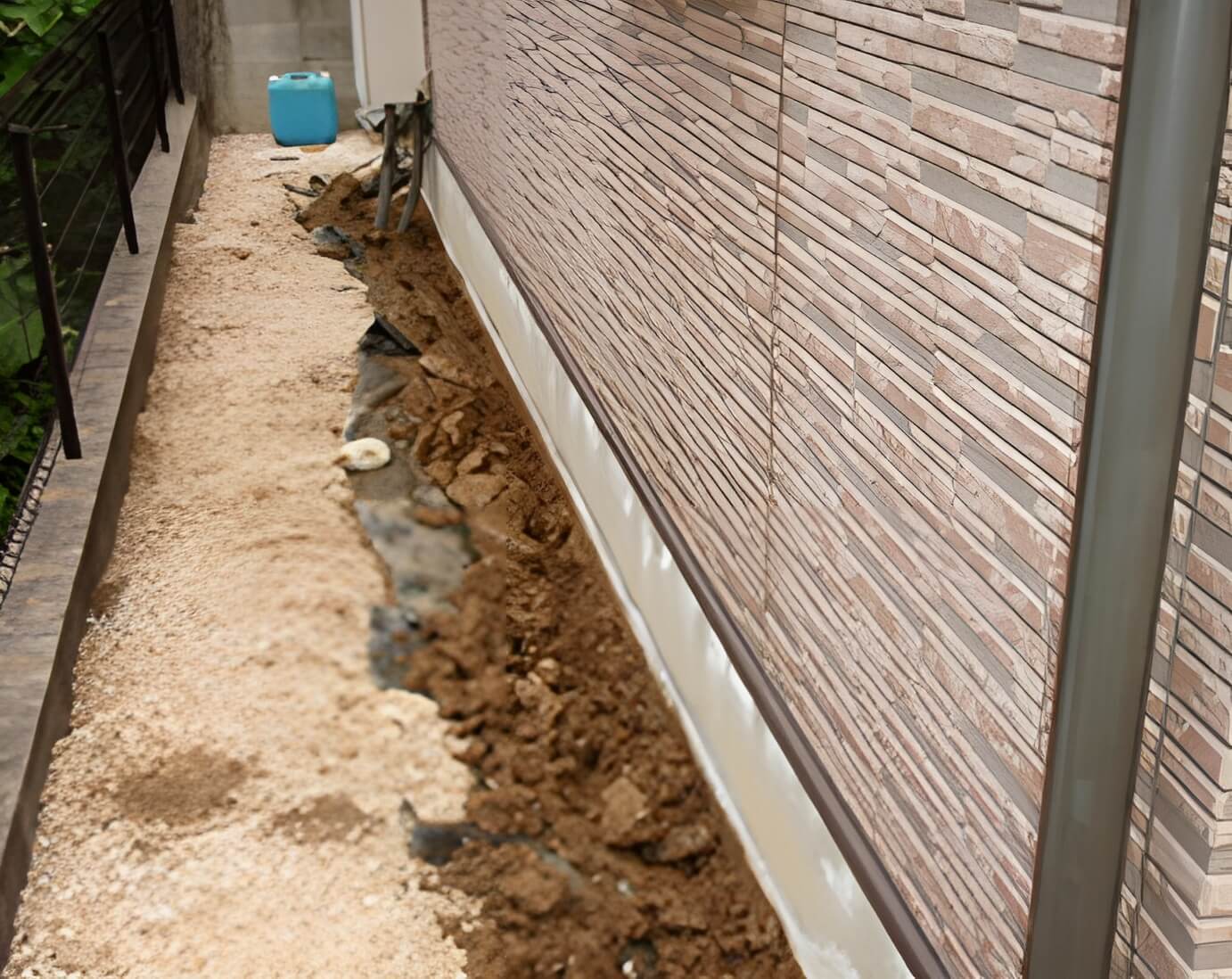 薬剤を散布(3)｜住ケン岐阜